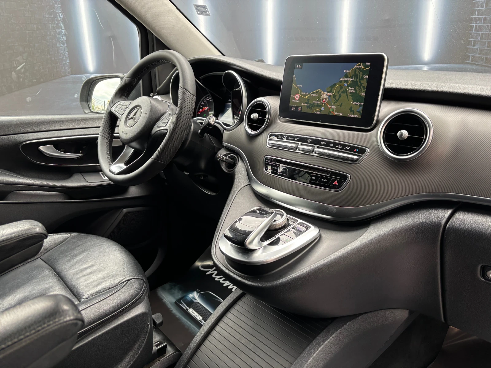 Mercedes-Benz V 250 8 местен  - изображение 10