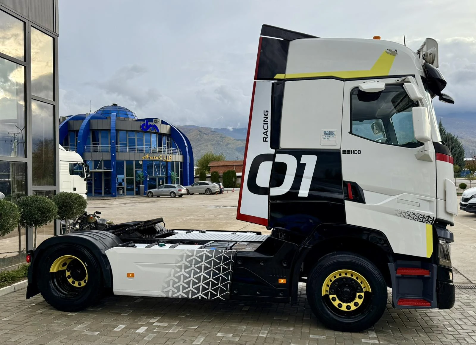 Renault T 520 Racing Edition - изображение 6