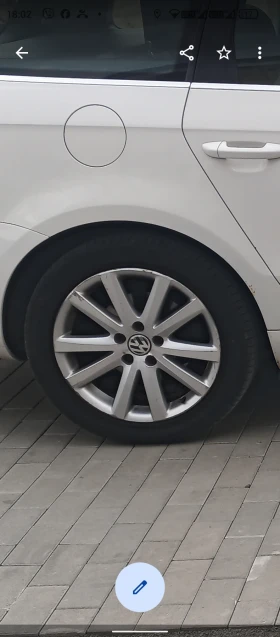        235/55R17  VW Passat