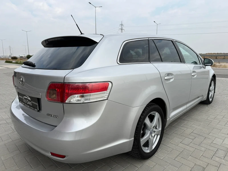 Toyota Avensis 1.8 VVT-i 147к.с NAVI / AVTOMAT / CAMERA, снимка 7 - Автомобили и джипове - 47776762