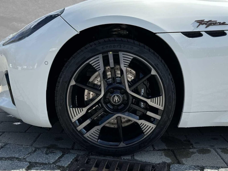 Maserati GranTurismo HEAD UP NAVI 360 CAMERA , снимка 10 - Автомобили и джипове - 51508586