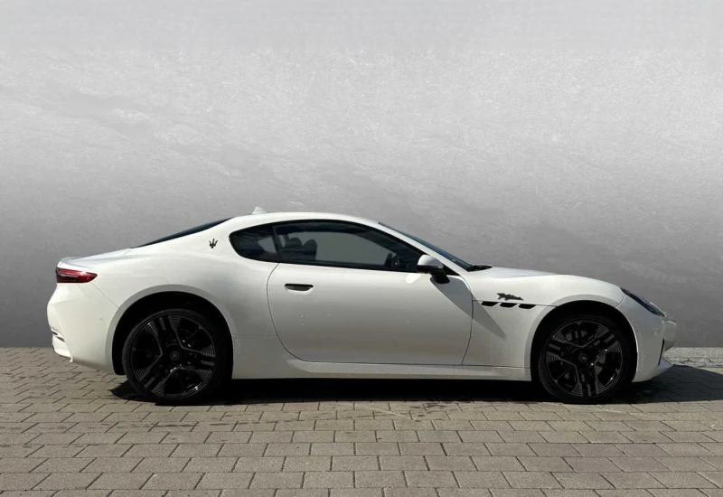 Maserati GranTurismo HEAD UP NAVI 360 CAMERA , снимка 3 - Автомобили и джипове - 51508586