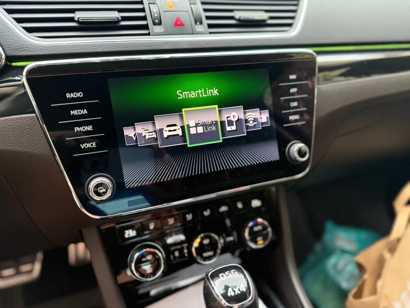 Skoda Superb  Laurin&Klement 4x4, снимка 3 - Автомобили и джипове - 52091196