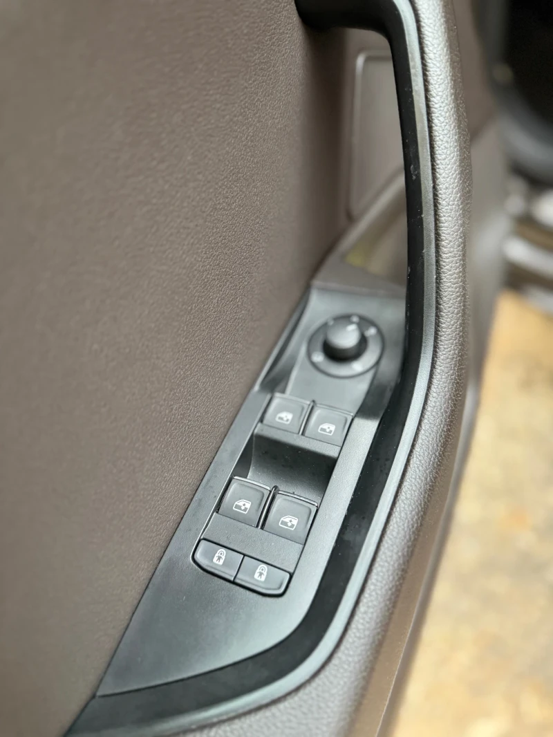 Skoda Superb  Laurin&Klement 4x4, снимка 6 - Автомобили и джипове - 52091196