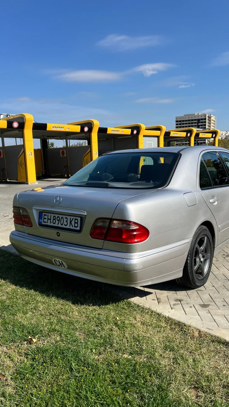 Mercedes-Benz E 220 Mercedes Benz 220 CDI, снимка 5 - Автомобили и джипове - 52065186
