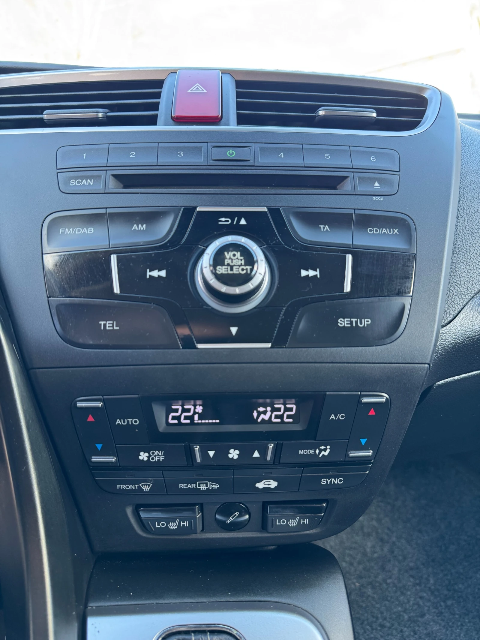 Honda Civic Tourer 1.8i Lifestyle Automatic | Mobile.bg   11