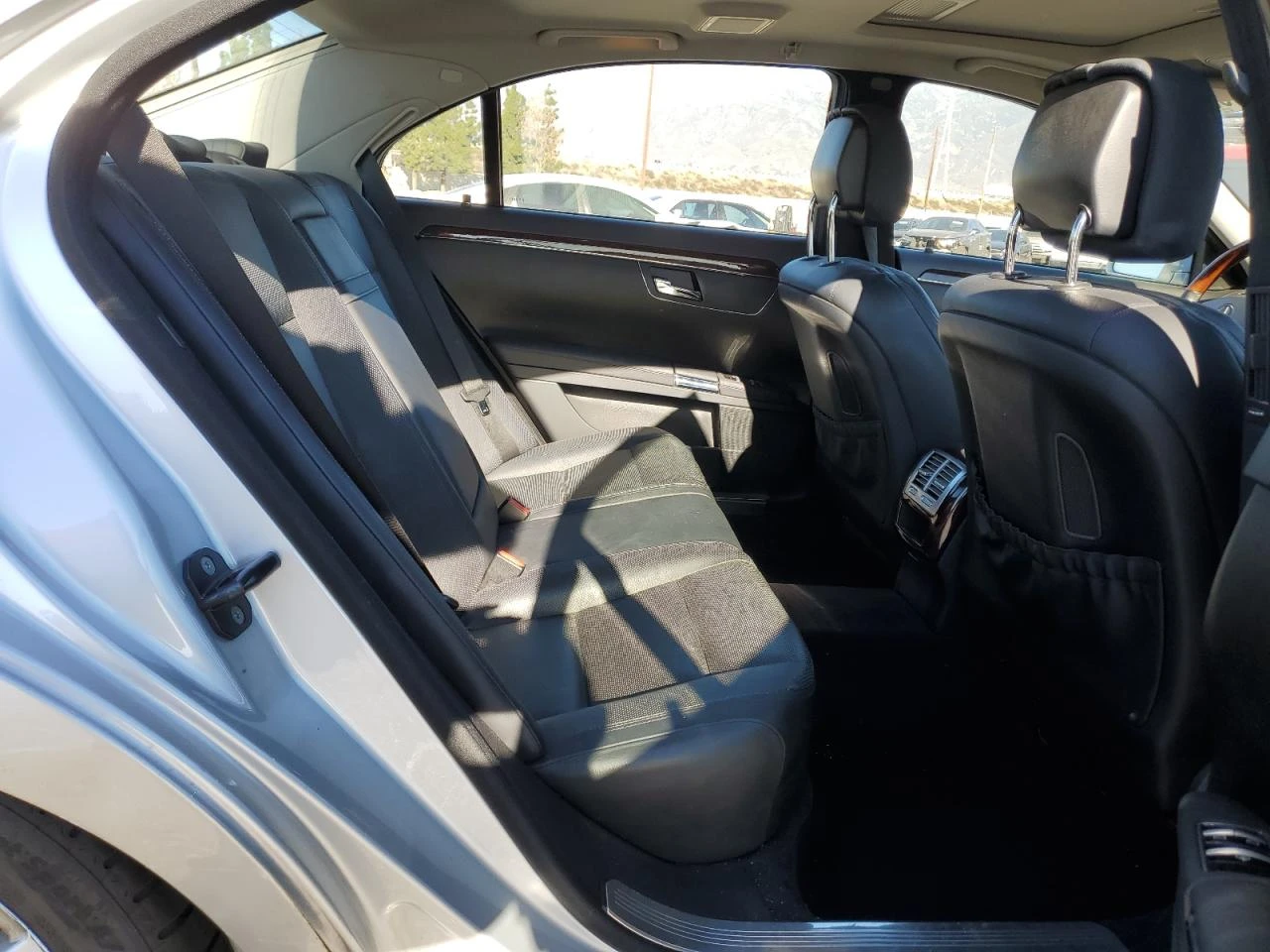 Mercedes-Benz S 550 Обдух* Harman/Kardon* Подгрев* Идеална за газ*  - изображение 10