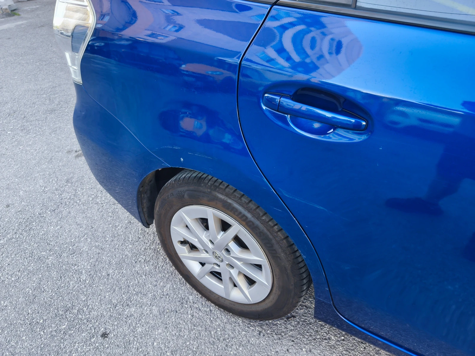 Toyota Prius +  - изображение 5