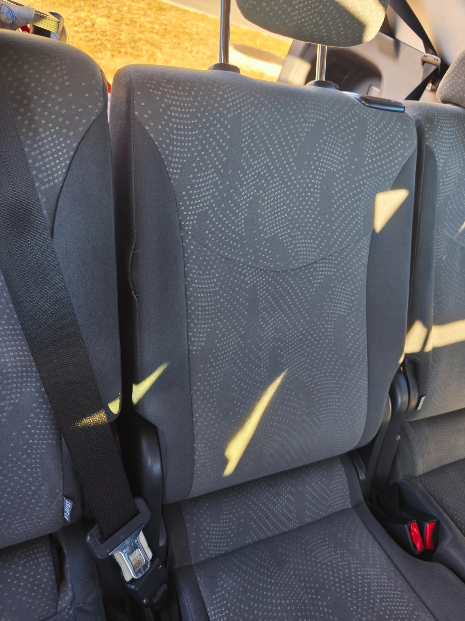 Toyota Prius +  - изображение 10