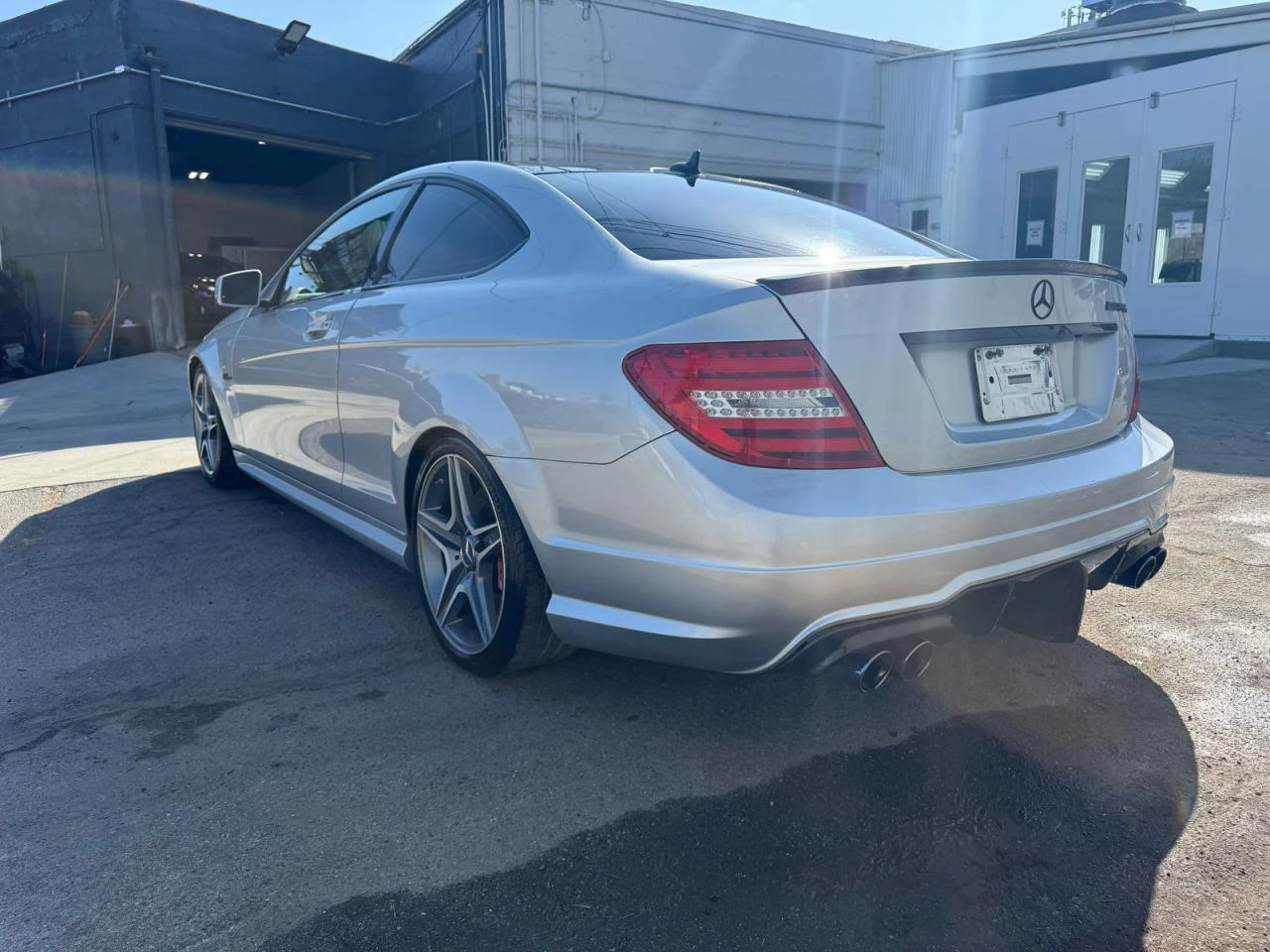 Mercedes-Benz C 63 AMG  - изображение 3