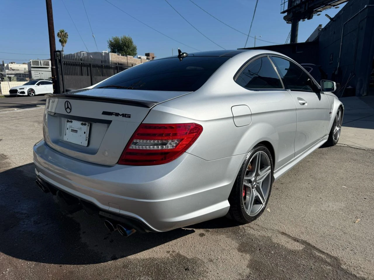 Mercedes-Benz C 63 AMG  - изображение 4