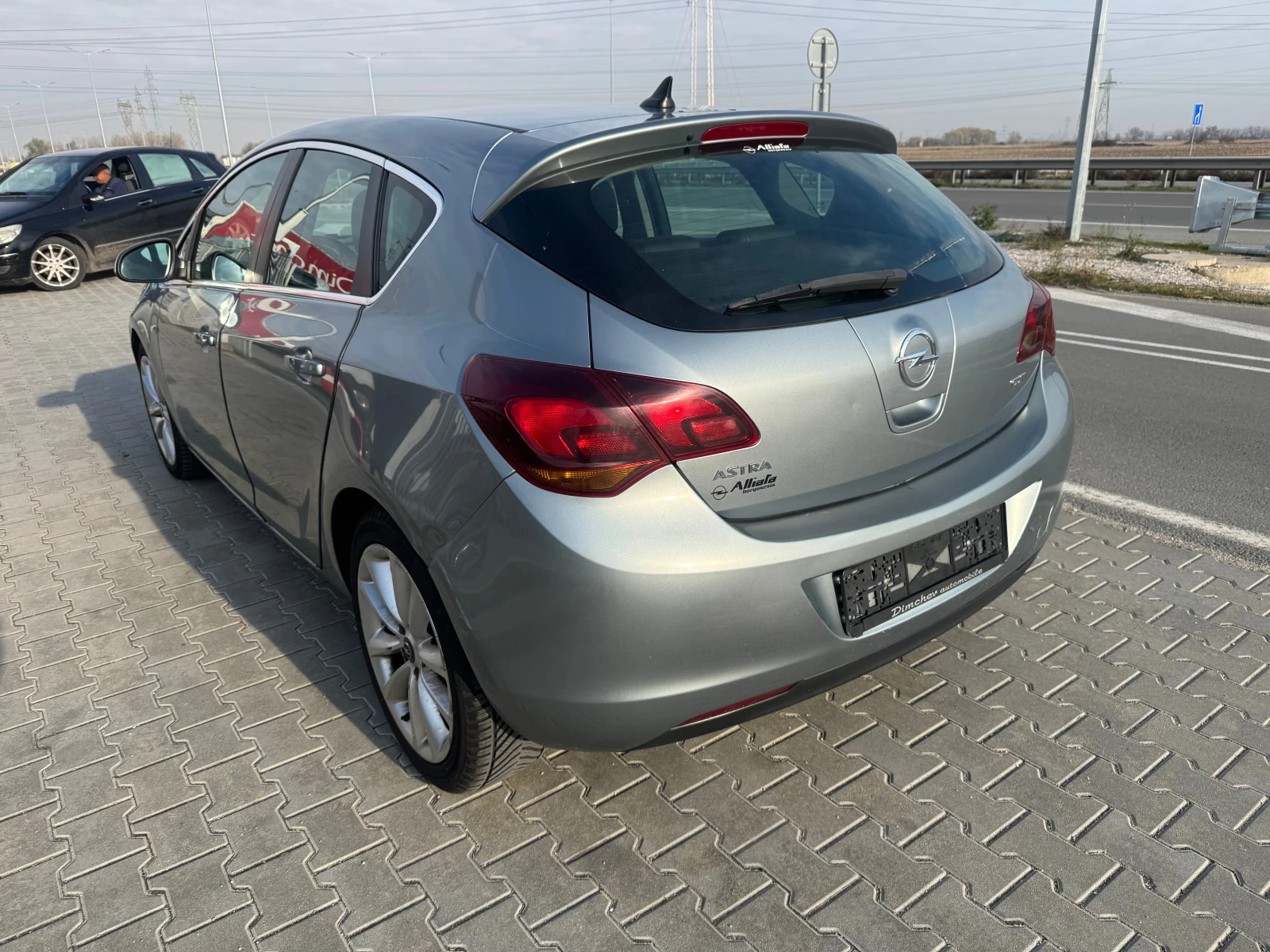 Opel Astra 1.7 Diesel, снимка 5 - Автомобили и джипове - 54147395