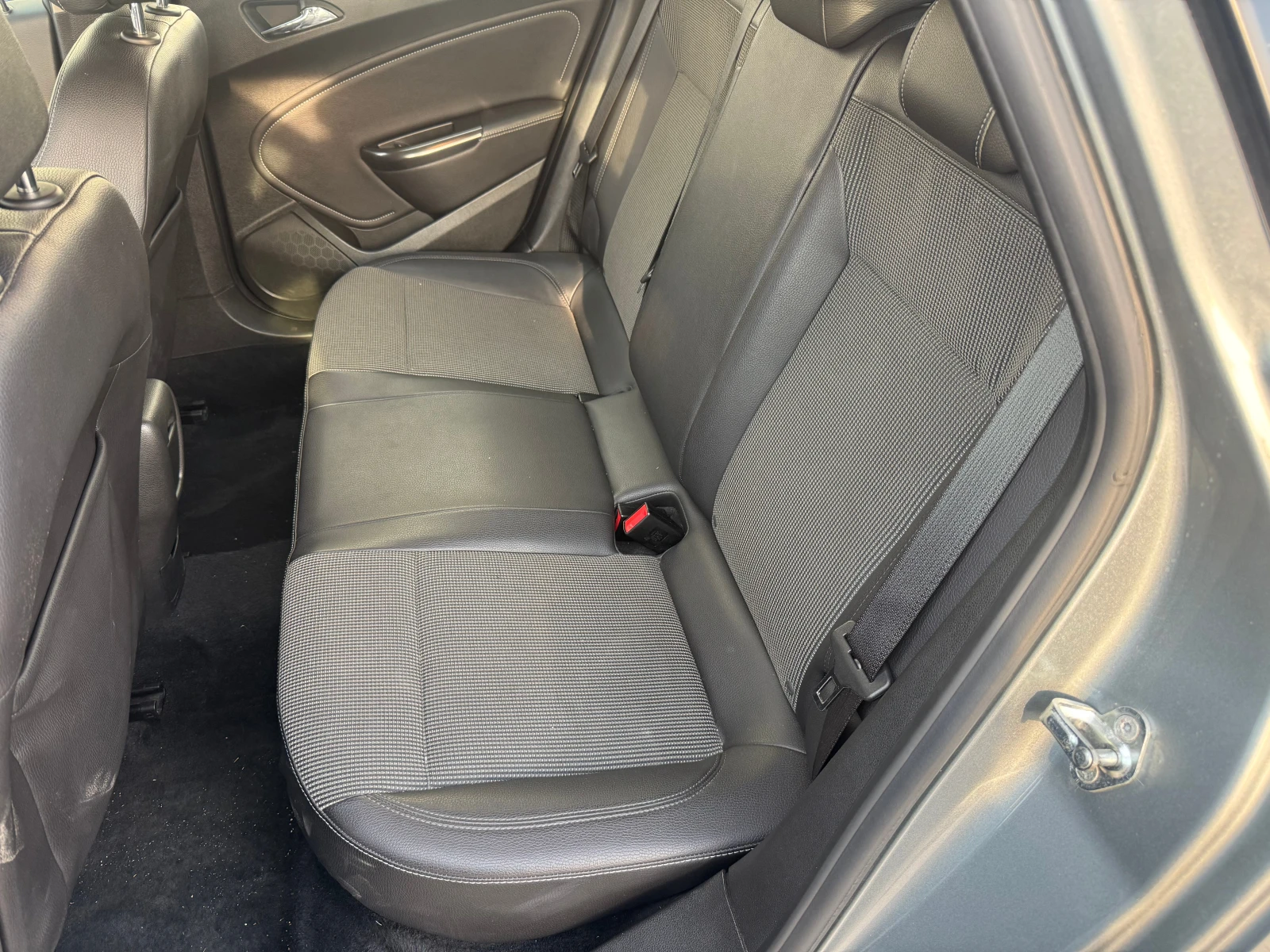 Opel Astra 1.7 Diesel, снимка 9 - Автомобили и джипове - 54147395