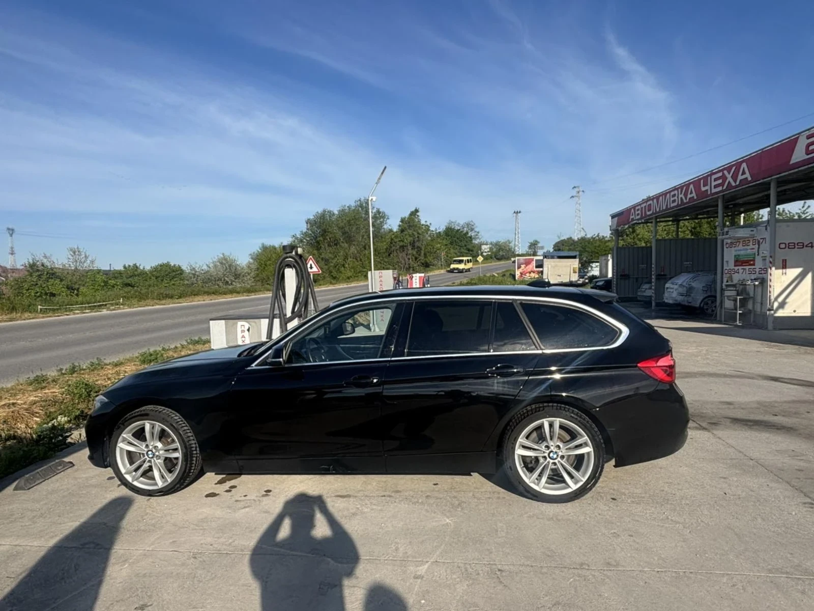 BMW 330 XDrive Facelift, снимка 4 - Автомобили и джипове - 54635676