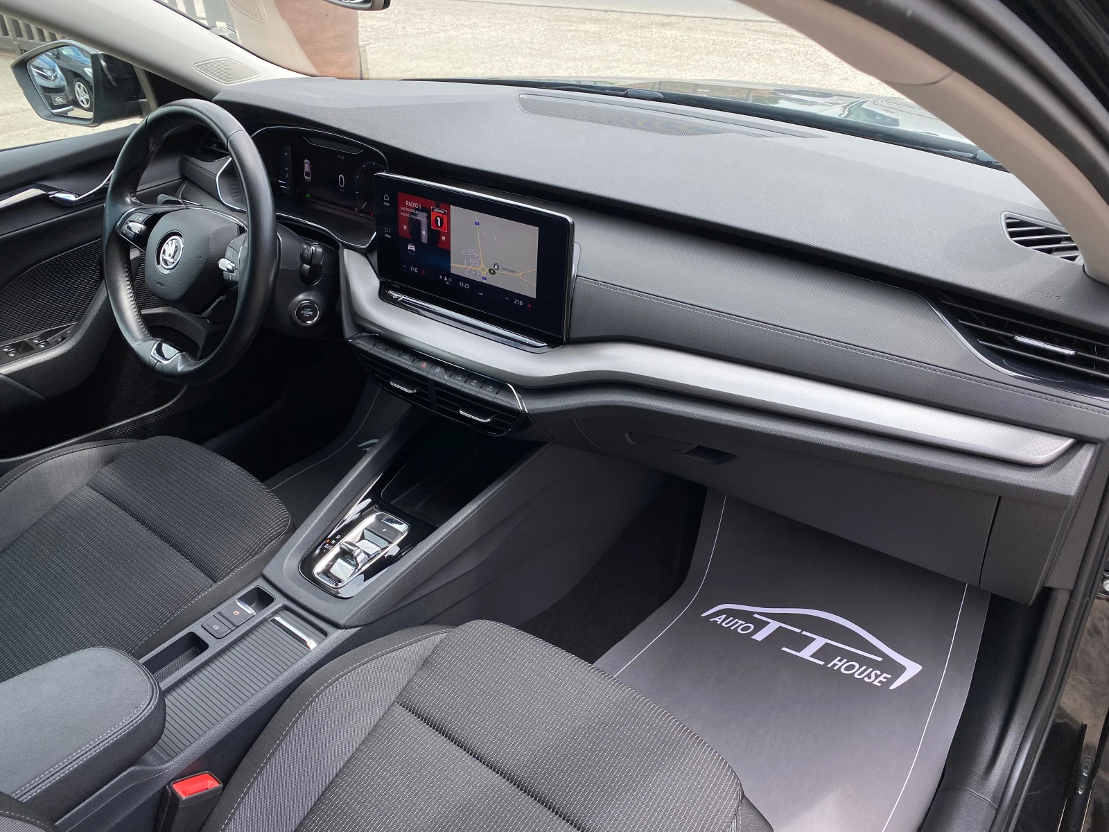 Skoda Octavia 2.0TDI* Key GO* Digital Cockpit* Distronic* , снимка 10 - Автомобили и джипове - 55220604