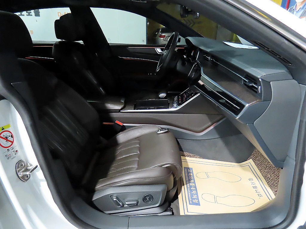 Audi A7 55 TFSI quattro* SOFT CLOSE* 360* HUD* КРАЙНА ЦЕНА, снимка 8 - Автомобили и джипове - 55367081