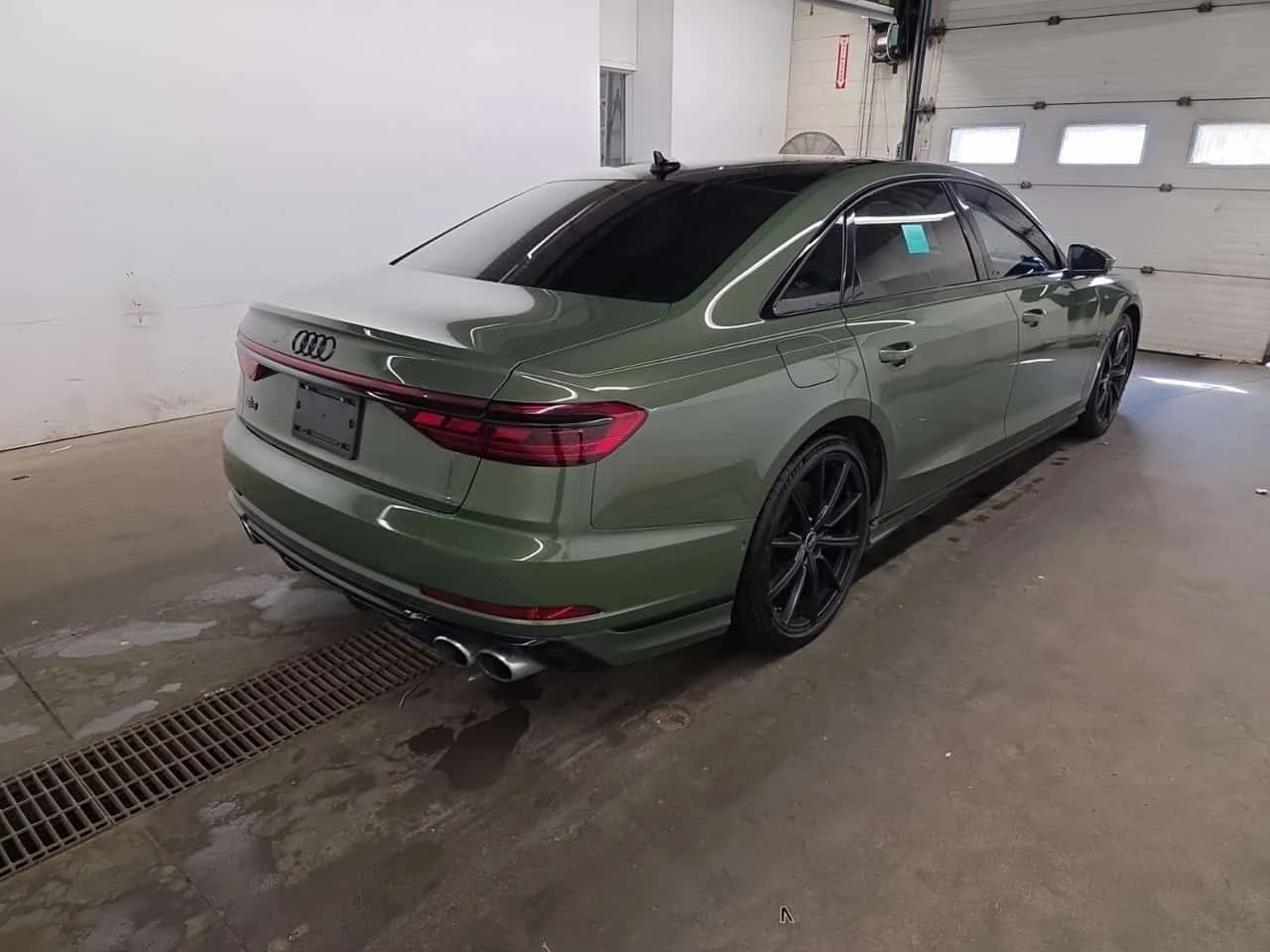 Audi S8 4.0 TFSI QUATTRO  CARFAX, снимка 3 - Автомобили и джипове - 55654444