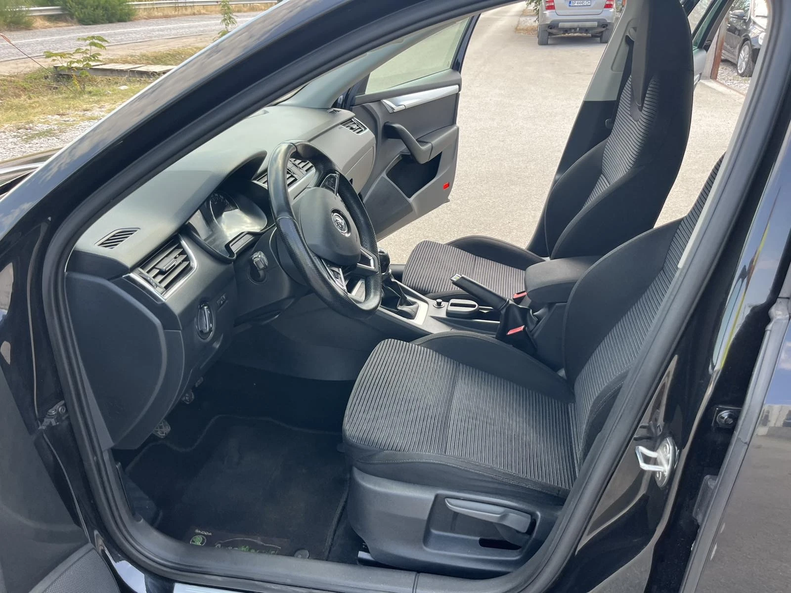 Skoda Octavia 1.6COMMON RAIL 110кс EURO 6 КЛИМАТРОНИК , снимка 8 - Автомобили и джипове - 55823169