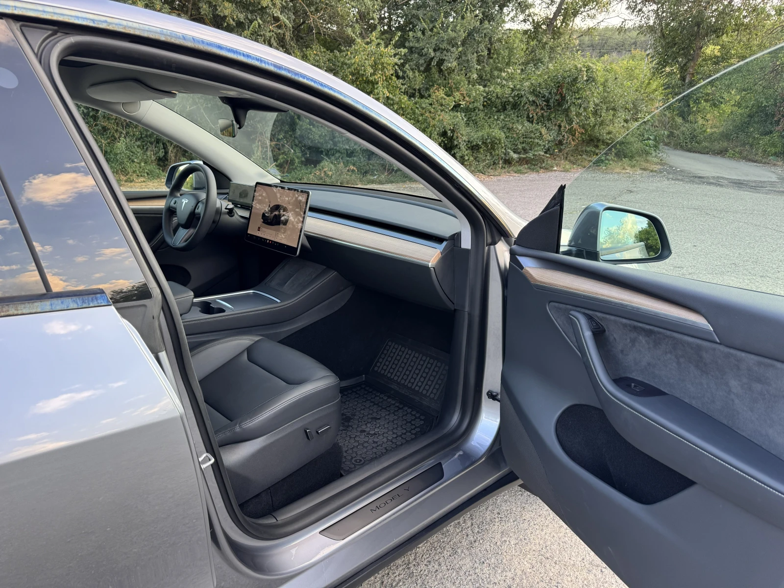Tesla Model Y Performance, снимка 8 - Автомобили и джипове - 56368024
