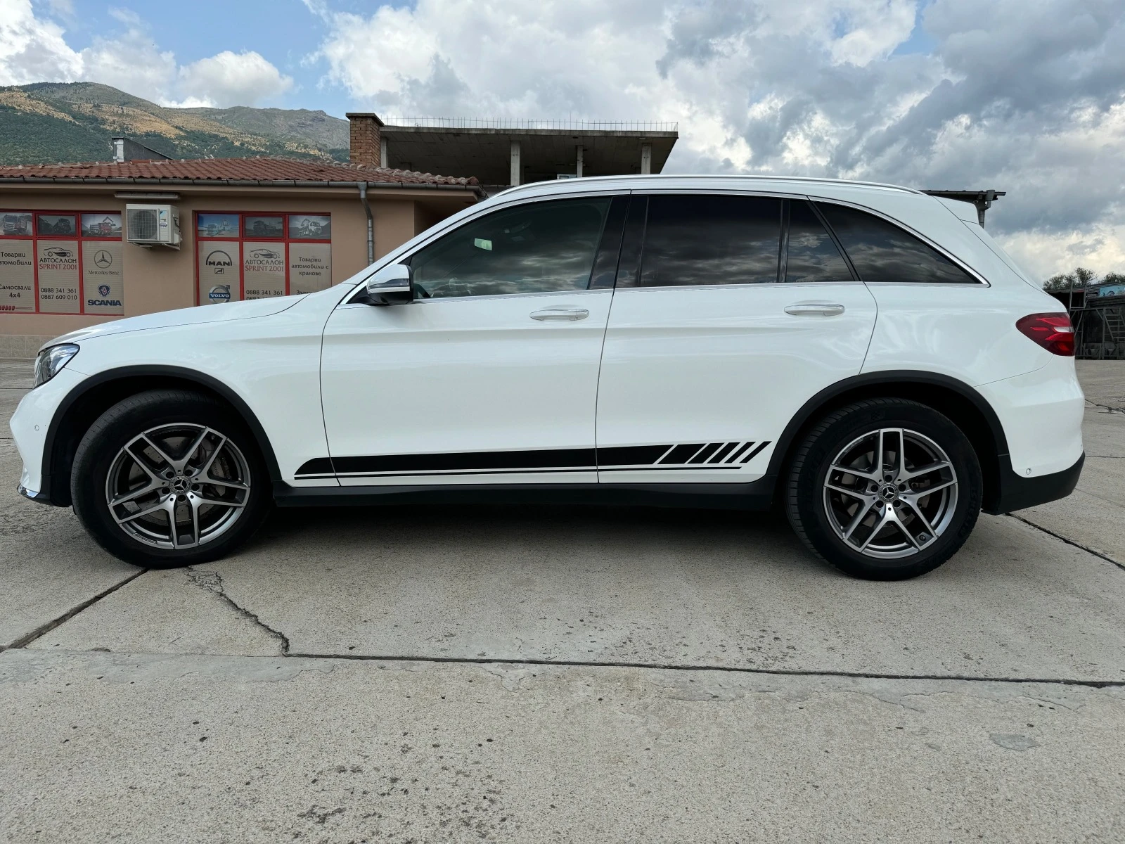 Mercedes-Benz GLC 350 AMG, Burmester , алкантара - изображение 2