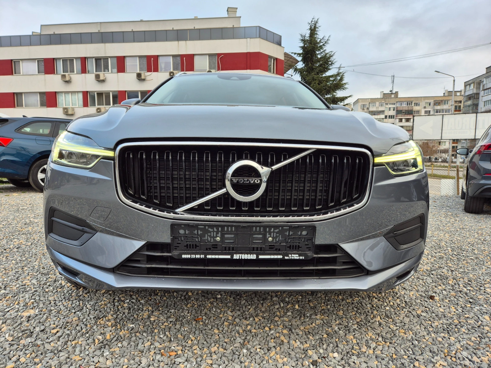 Volvo XC60 ГАРАНЦИЯ-2.0B4 AWD Mild Hybrid-8 SKOROSTI - изображение 5