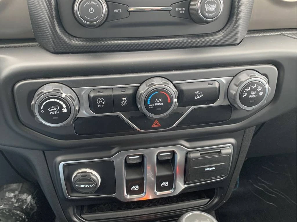 Jeep Wrangler CARFAX* Willys 4x4* ПОДГРЕВИ  - изображение 10