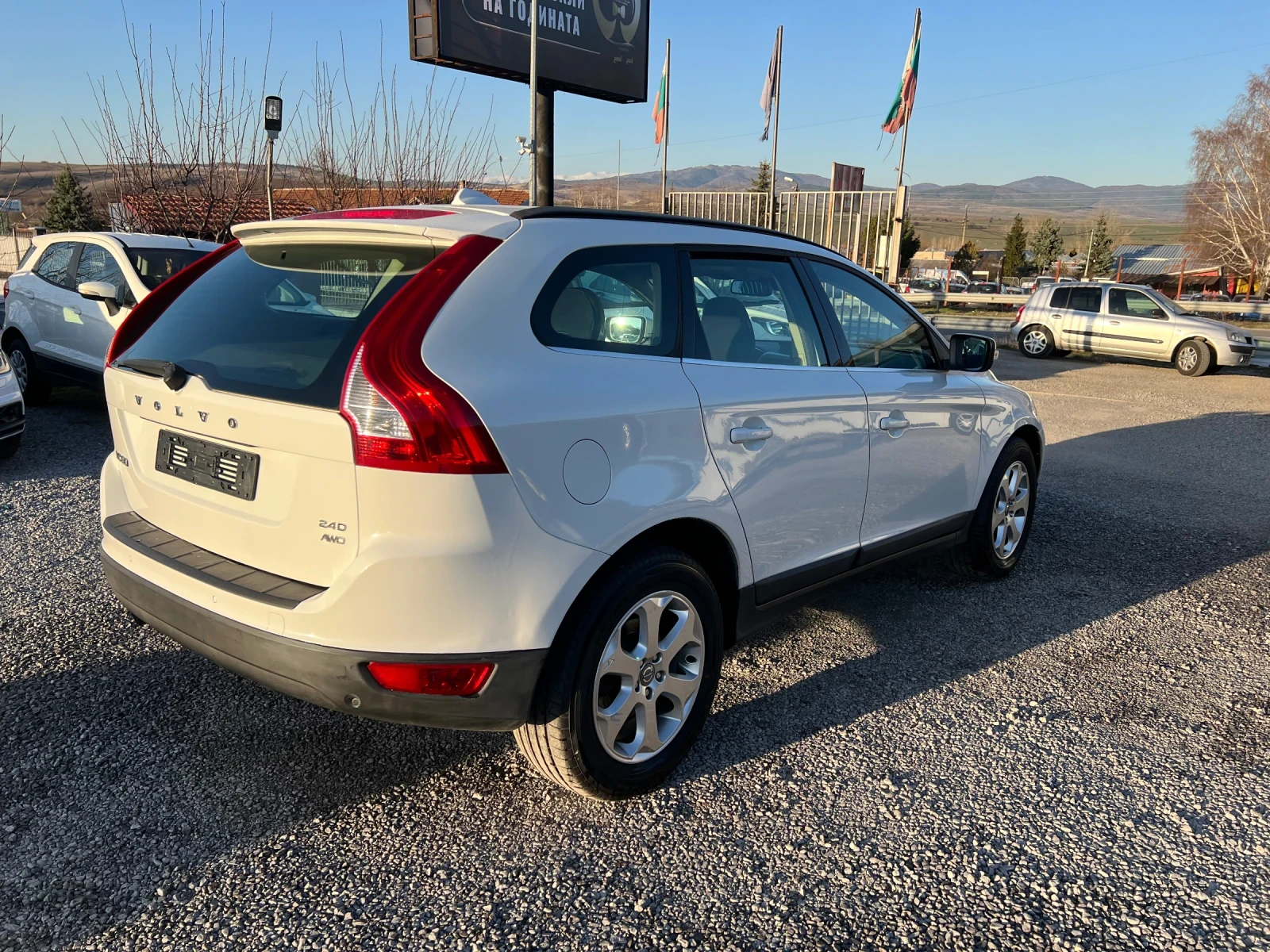 Volvo XC60 2.4D5 4x4 163k.c, снимка 4 - Автомобили и джипове - 53801160