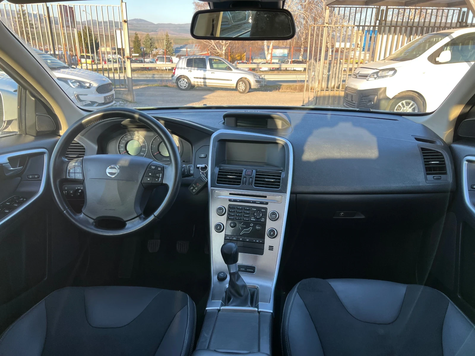 Volvo XC60 2.4D5 4x4 163k.c, снимка 8 - Автомобили и джипове - 53801160