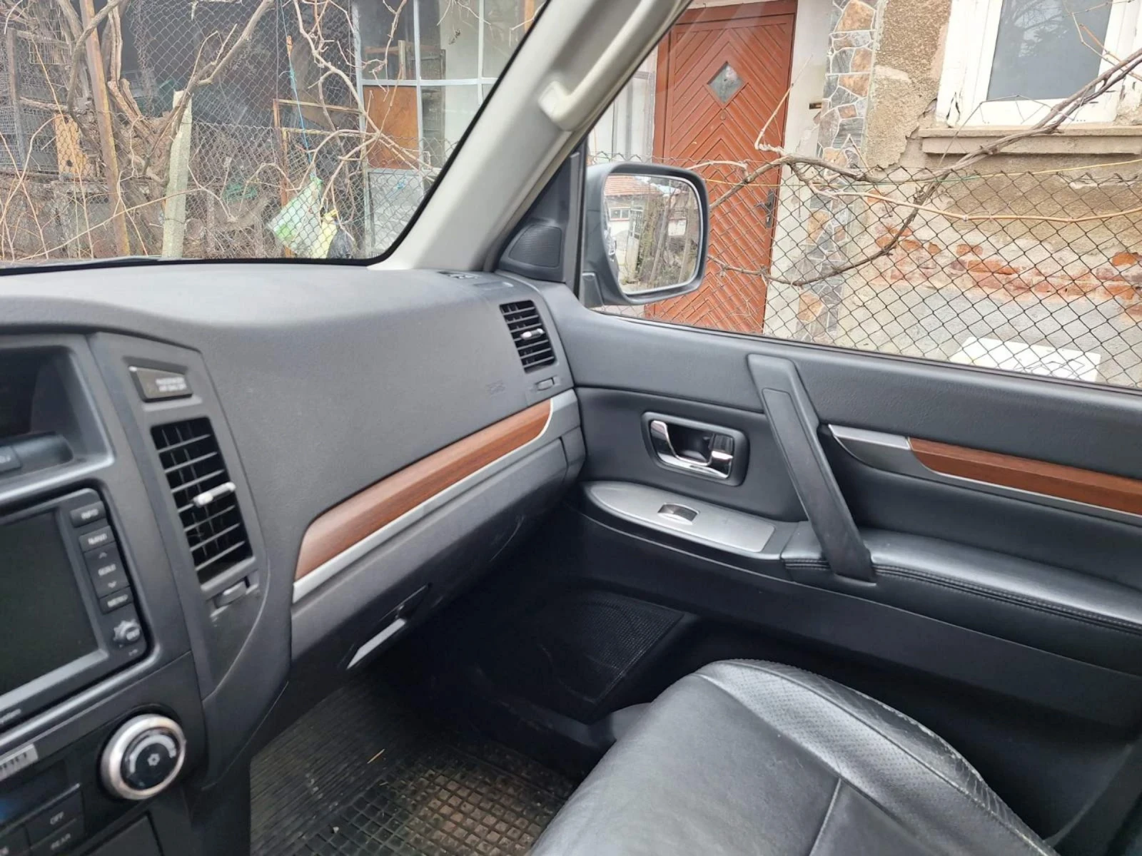 Mitsubishi Pajero, снимка 6 - Автомобили и джипове - 54092932