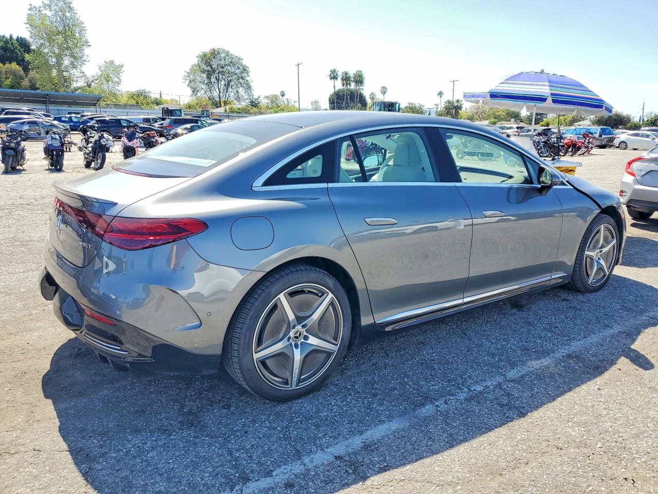 Mercedes-Benz EQE Sedan 350 4Matic, снимка 3 - Автомобили и джипове - 54237524