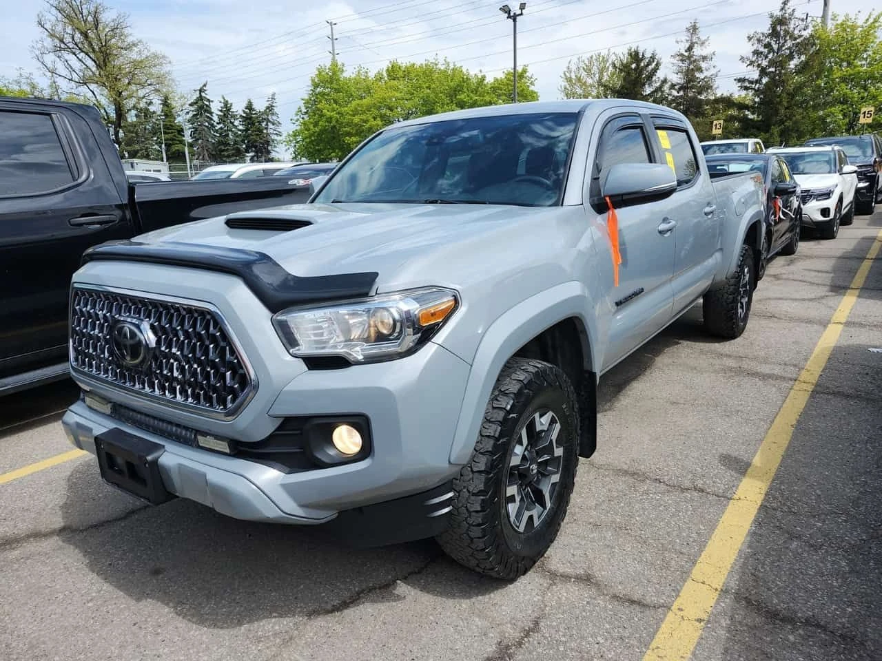 Toyota Tacoma * SR5 CREW CAB LONG BED * 