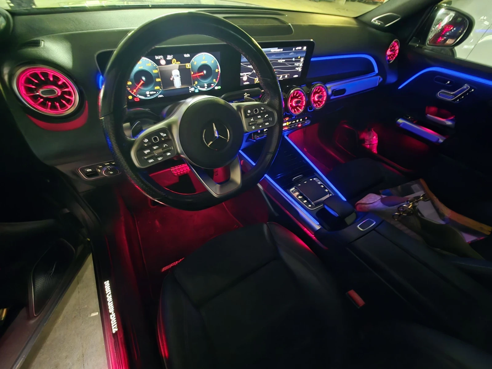 Mercedes-Benz GLB 220D AMG Line, 4MATIC, AMBIENT  , снимка 15 - Автомобили и джипове - 54660627