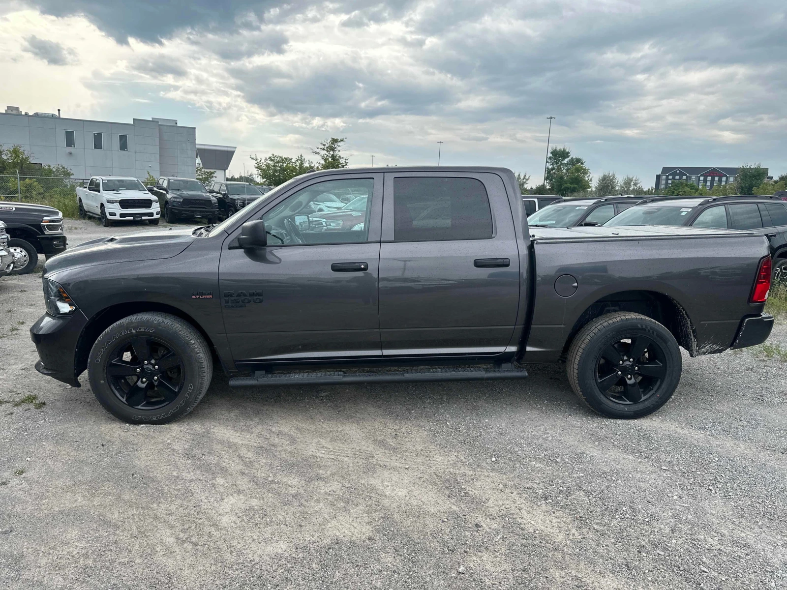 Dodge RAM 1500 * Express * CARFAX * ЦЕНА ДО БГ, снимка 2 - Автомобили и джипове - 55879303