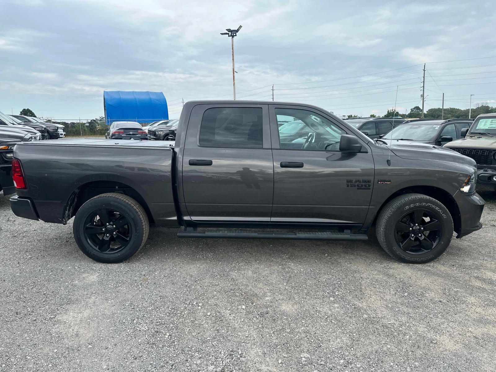 Dodge RAM 1500 * Express * CARFAX * ЦЕНА ДО БГ, снимка 3 - Автомобили и джипове - 55879303