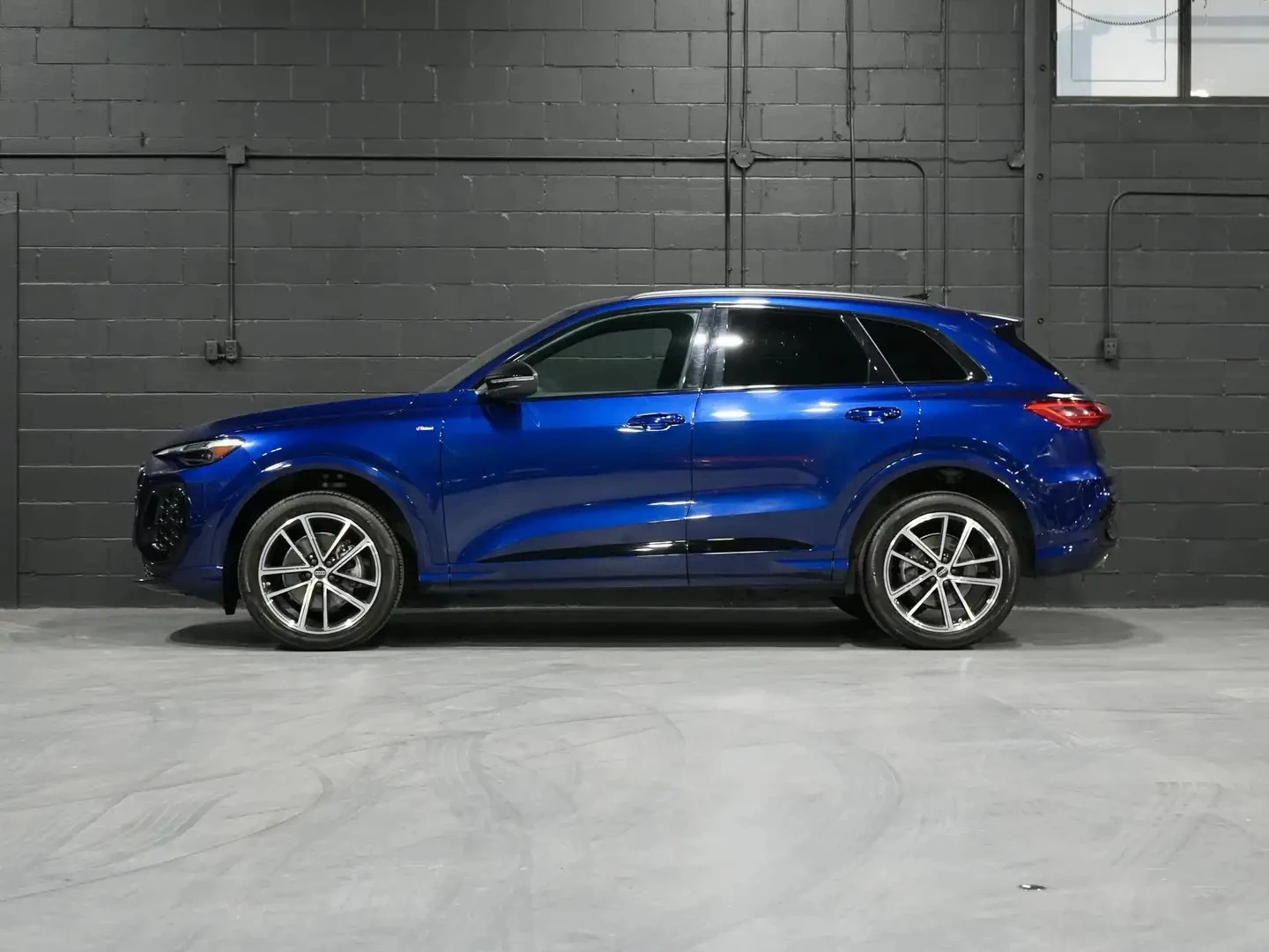 Audi Q5 B&O | S Line| PANO| HUD| Drive Assist, снимка 5 - Автомобили и джипове - 56072063