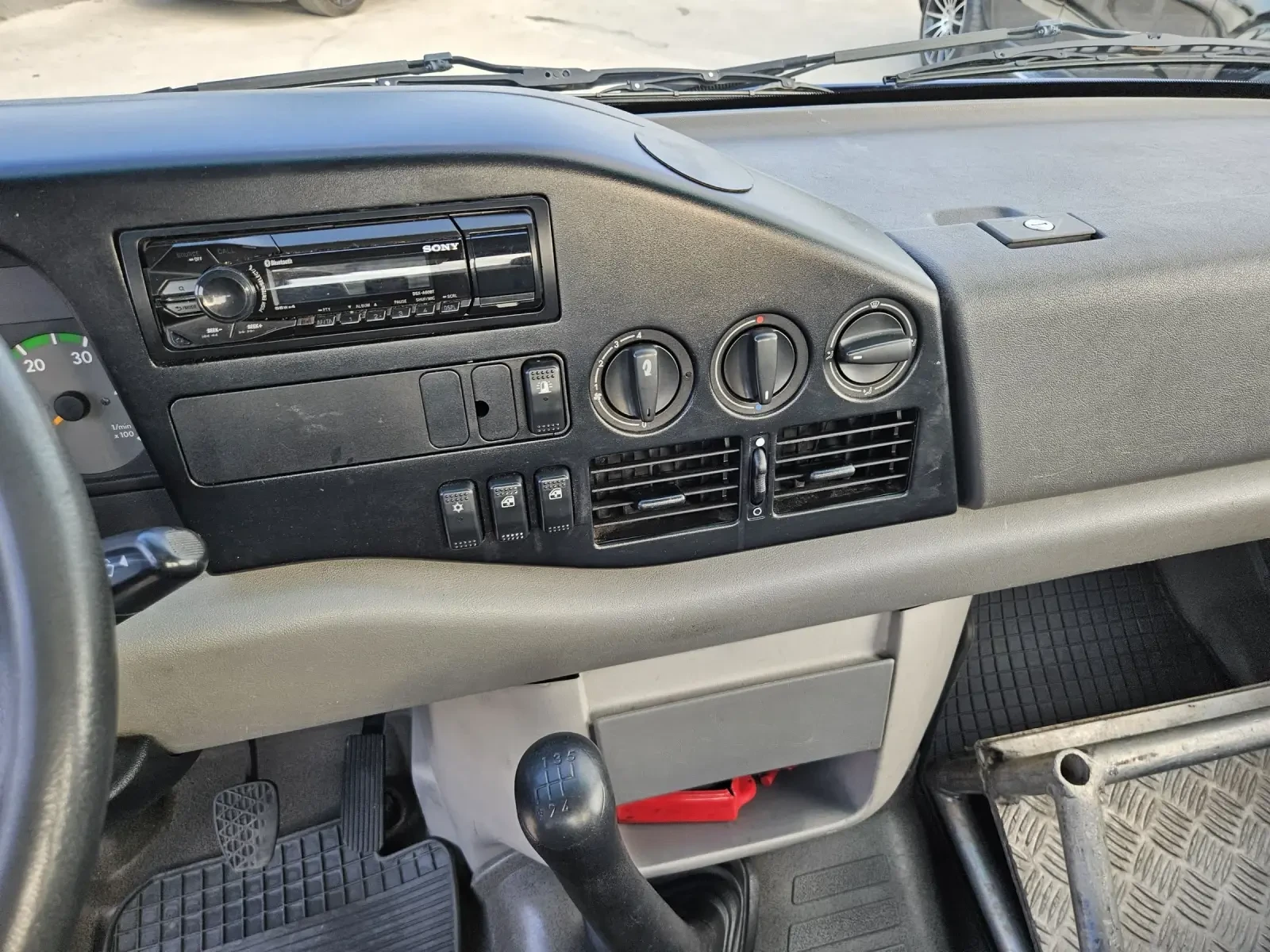 VW Lt 2.5TDI-131кс= КЛИМАТИК= ПЪТНА ПОМОЩ ДО 3.5Т - изображение 10