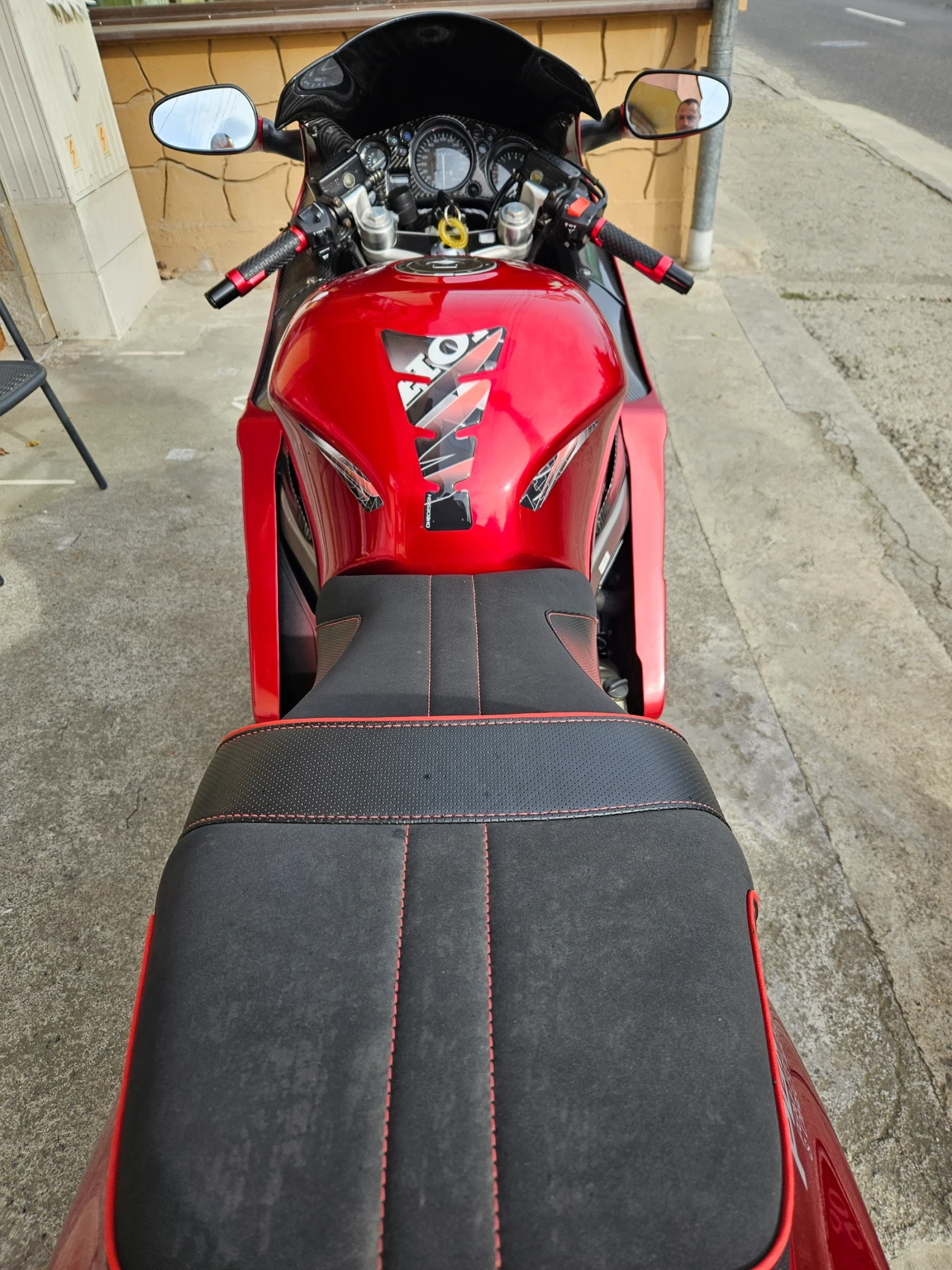 Honda Cbr 1100 XX Super Blackbird - изображение 8