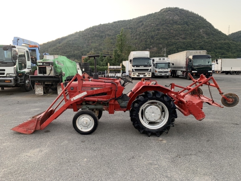 Трактор Yanmar YM2310FL , снимка 3 - Селскостопанска техника - 40297695