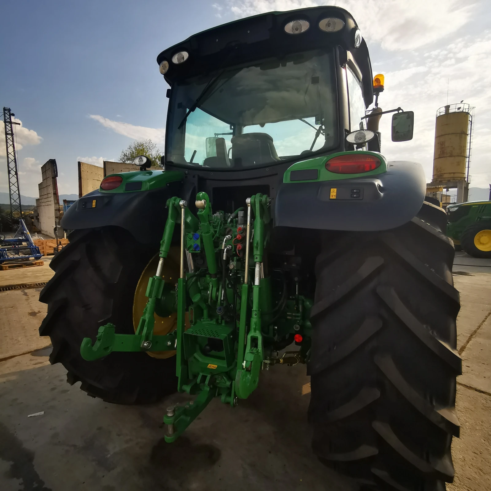 Трактор John Deere 6150R -2015г ЛИЗИНГ с 20% първоначална вноска  - изображение 5