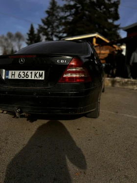 Mercedes-Benz C 200, снимка 3