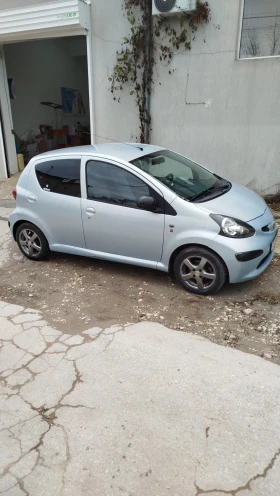 Toyota Aygo 1, 0 68кс, снимка 2