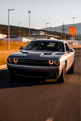     Dodge Challenger SXT