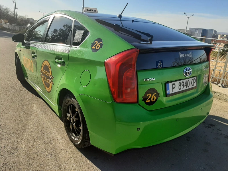 Toyota Prius, снимка 4 - Автомобили и джипове - 47337894