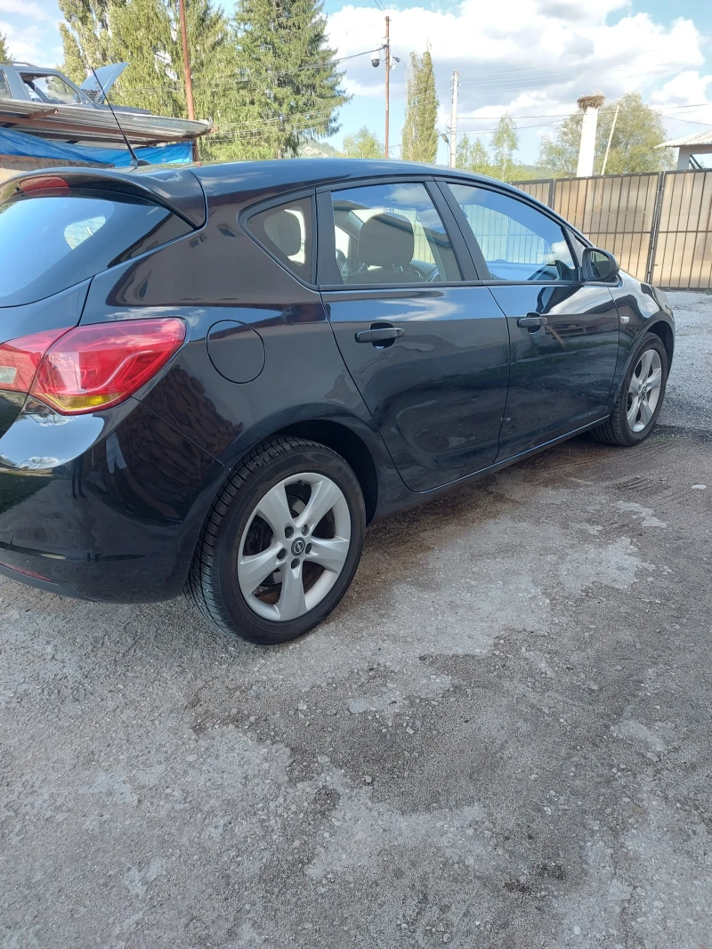 Opel Astra 1.7 куб., снимка 12 - Автомобили и джипове - 47219982