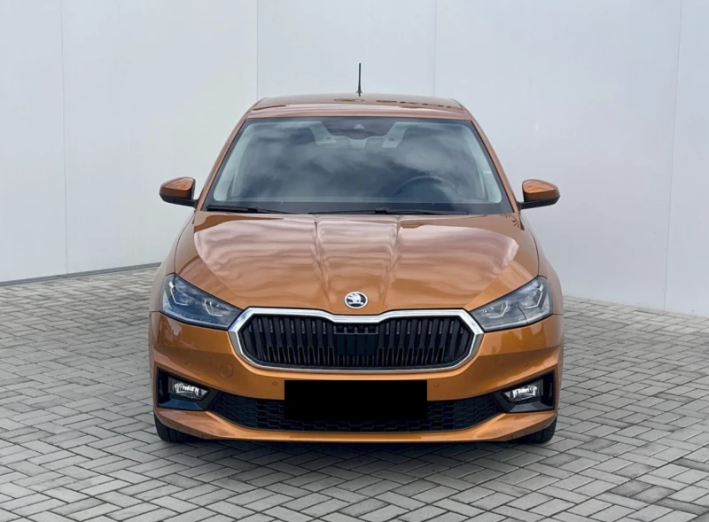 Skoda Fabia 1.0TSI DSG Style Plus Distronic Дигитално , снимка 4 - Автомобили и джипове - 48260827