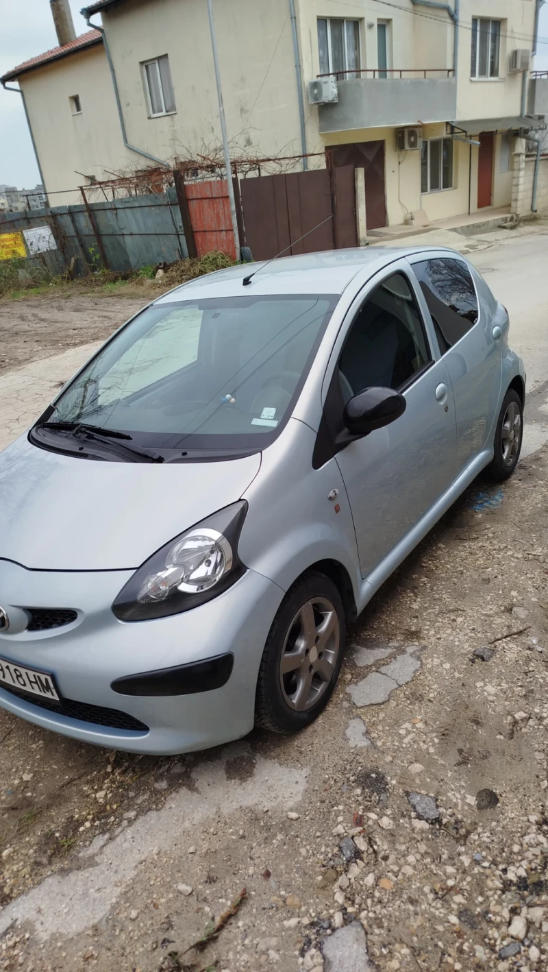 Toyota Aygo 1, 0 68кс, снимка 5 - Автомобили и джипове - 48308027