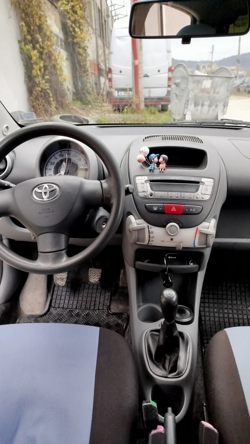 Toyota Aygo 1, 0 68кс, снимка 7 - Автомобили и джипове - 48308027