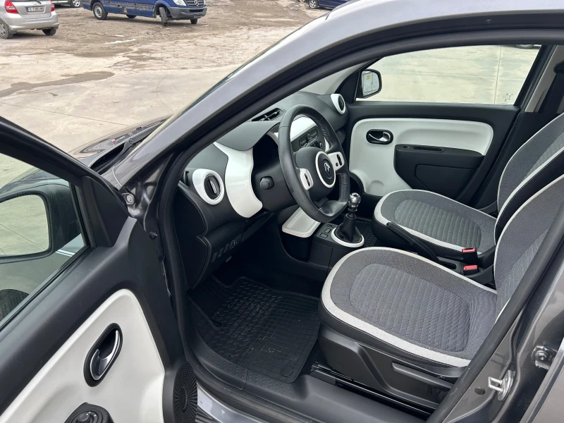 Renault Twingo 0.9 TCe, снимка 8 - Автомобили и джипове - 48696029