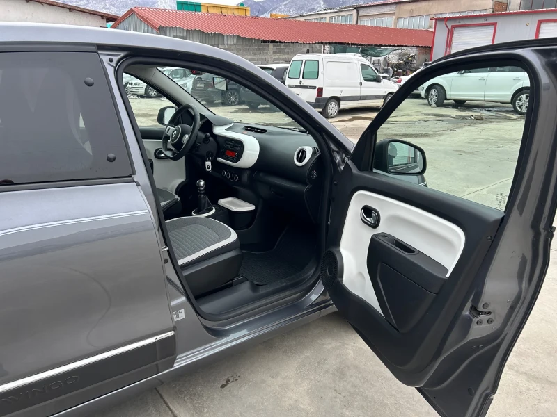 Renault Twingo 0.9 TCe, снимка 14 - Автомобили и джипове - 48696029