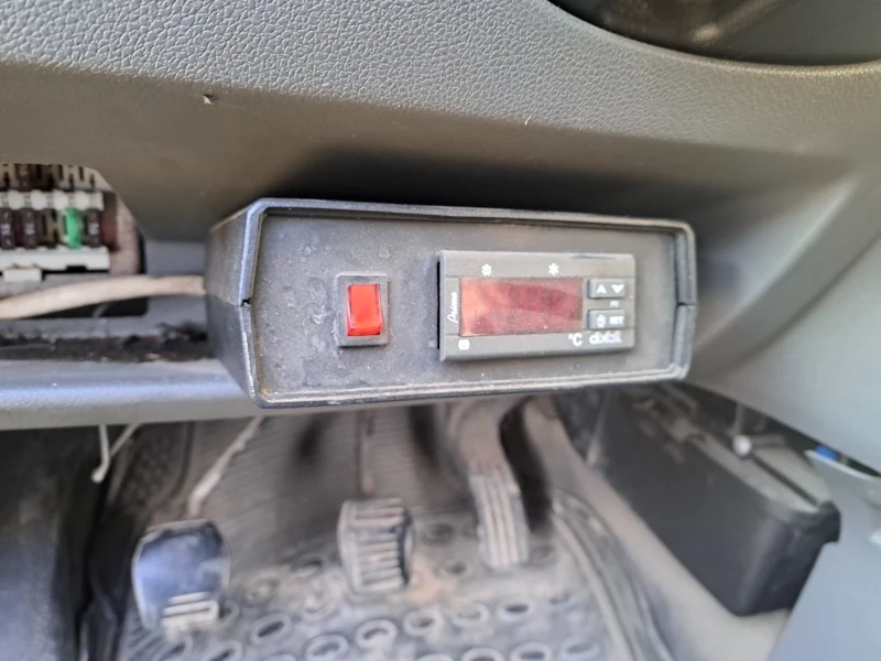Ford Connect 1.8.  Hladilen, снимка 5 - Автомобили и джипове - 50409810
